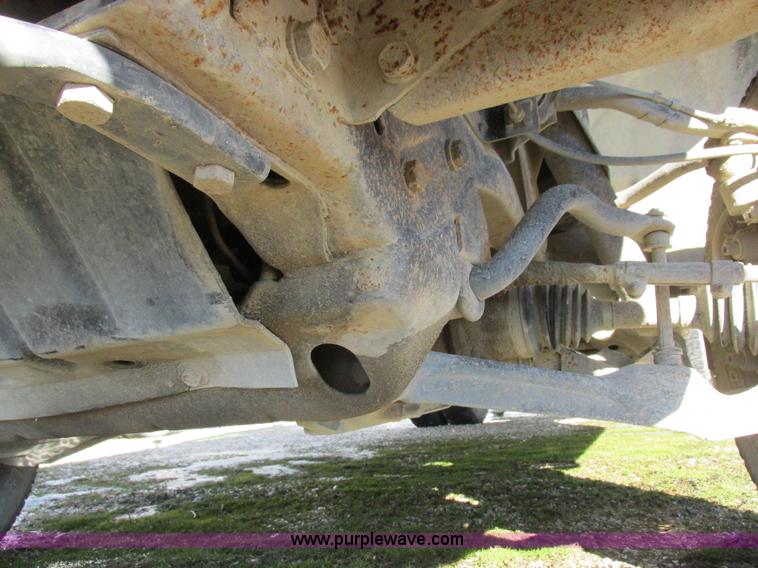 image for item L7005 1998 Chevrolet 3500 flatbed pickup truck