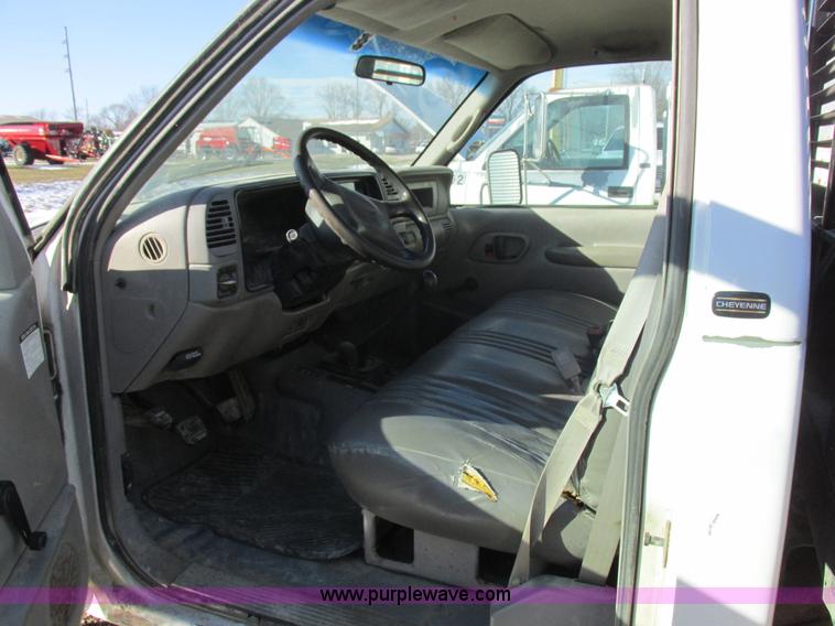 image for item L7005 1998 Chevrolet 3500 flatbed pickup truck