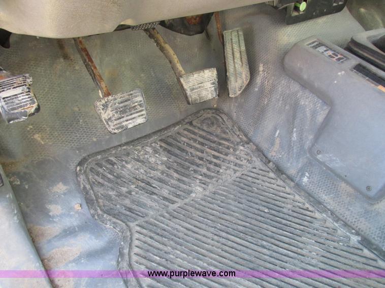 image for item L7005 1998 Chevrolet 3500 flatbed pickup truck