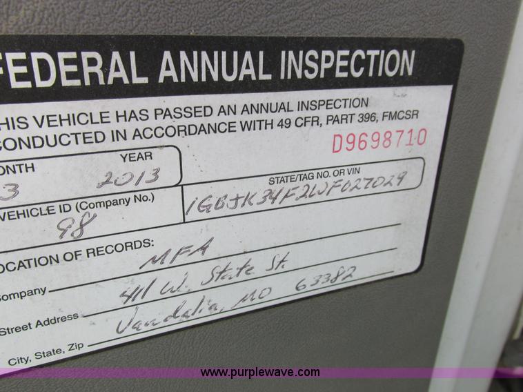 image for item L7005 1998 Chevrolet 3500 flatbed pickup truck