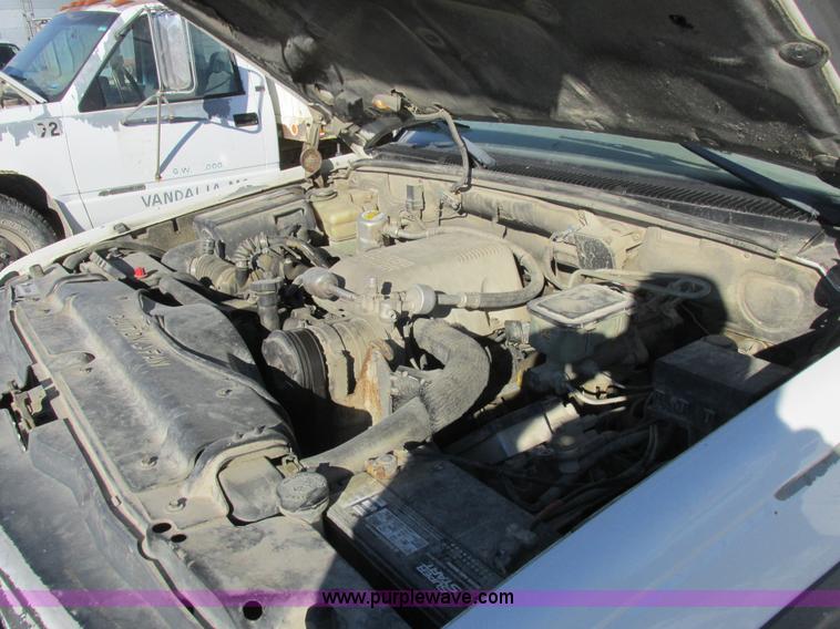 image for item L7005 1998 Chevrolet 3500 flatbed pickup truck