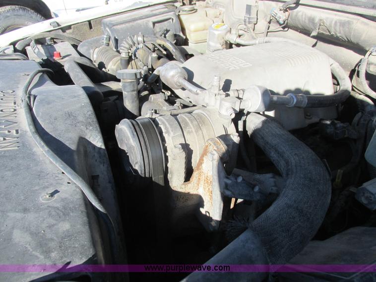 image for item L7005 1998 Chevrolet 3500 flatbed pickup truck