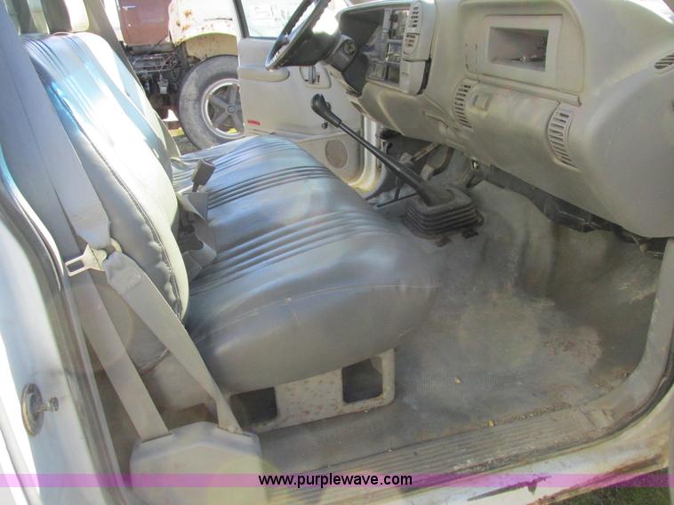 image for item L7005 1998 Chevrolet 3500 flatbed pickup truck