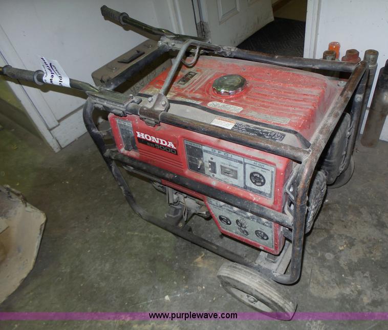 image for item L7028 Honda EB5000 generator