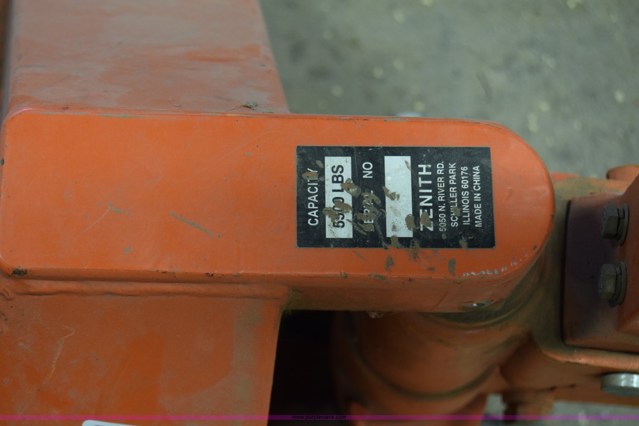 Zenith pallet jack in Pratt, KS Item BW9287 sold Purple Wave