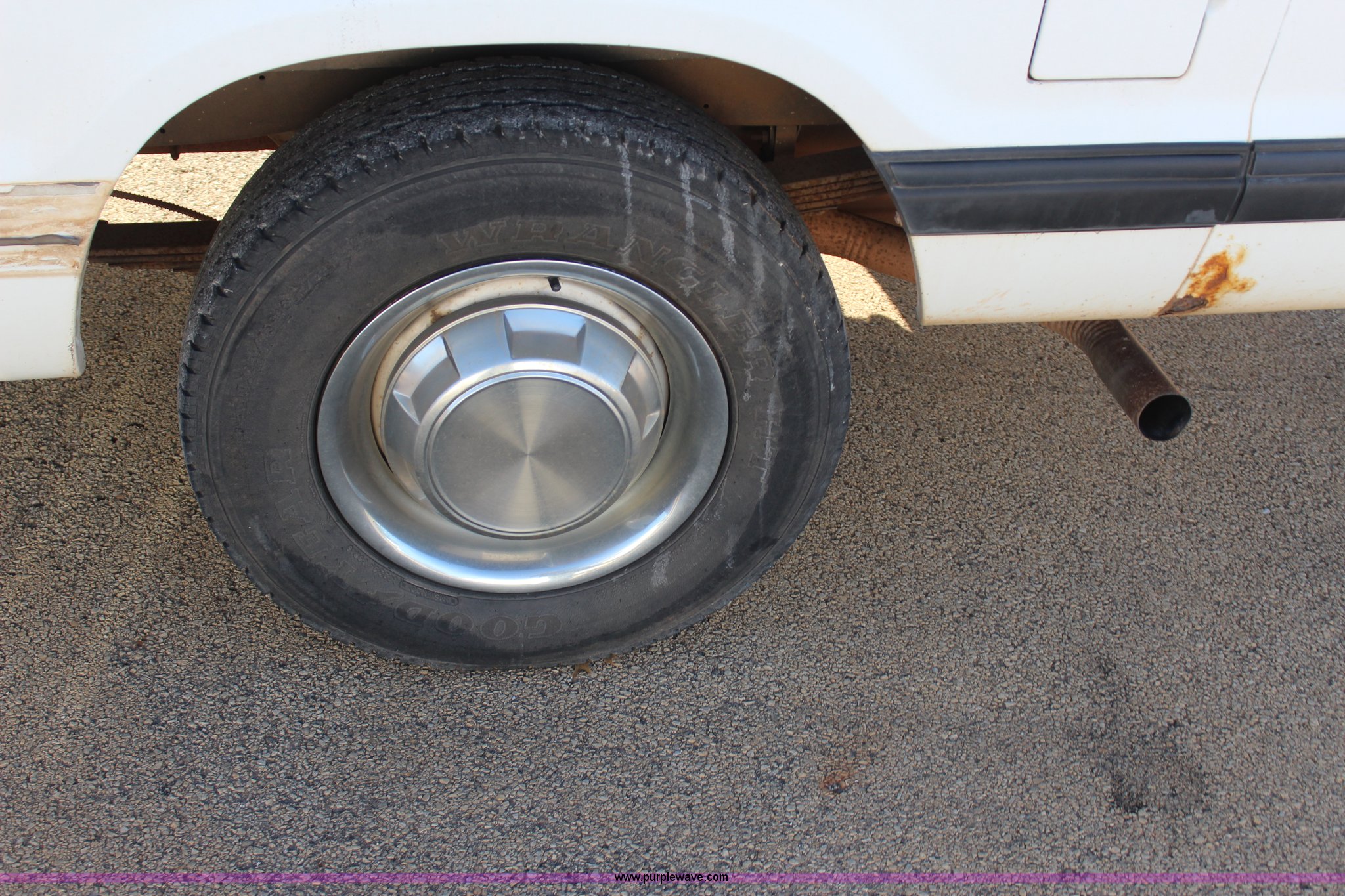 1994 Dodge Ram Wagon van in Stillwater, OK | Item J7626 sold | Purple Wave