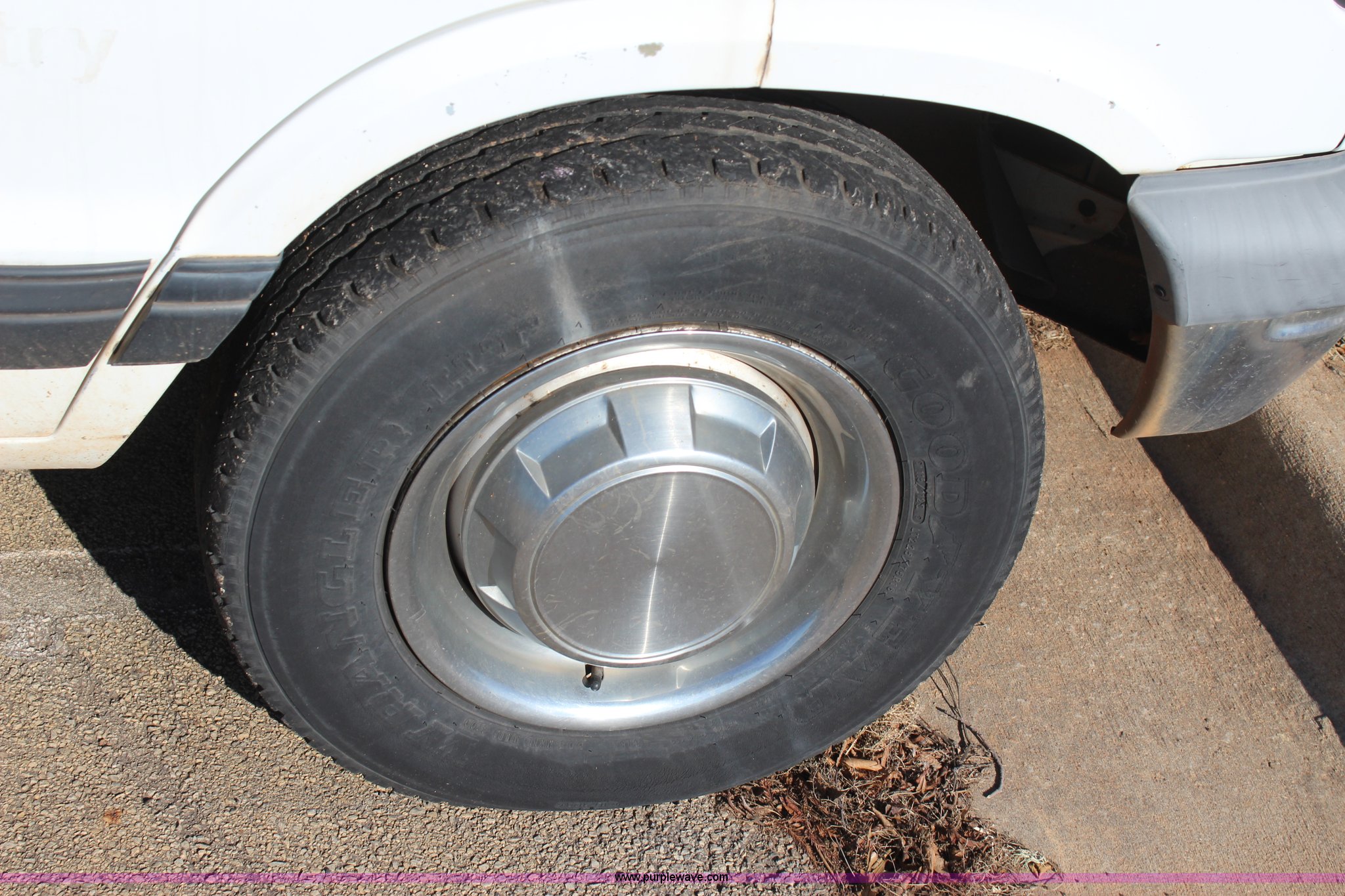 1994 Dodge Ram Wagon van in Stillwater, OK | Item J7626 sold | Purple Wave