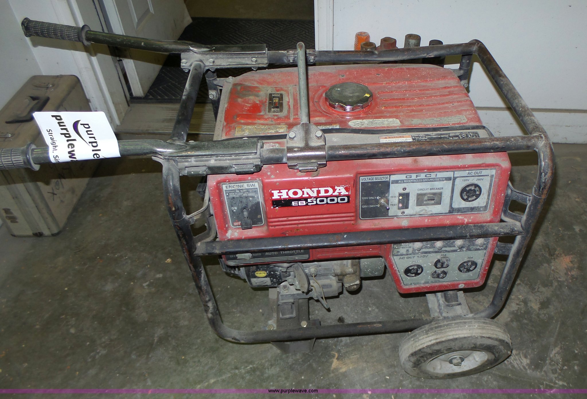 Honda EB5000 generator in Columbia, MO Item L7028 sold Purple Wave
