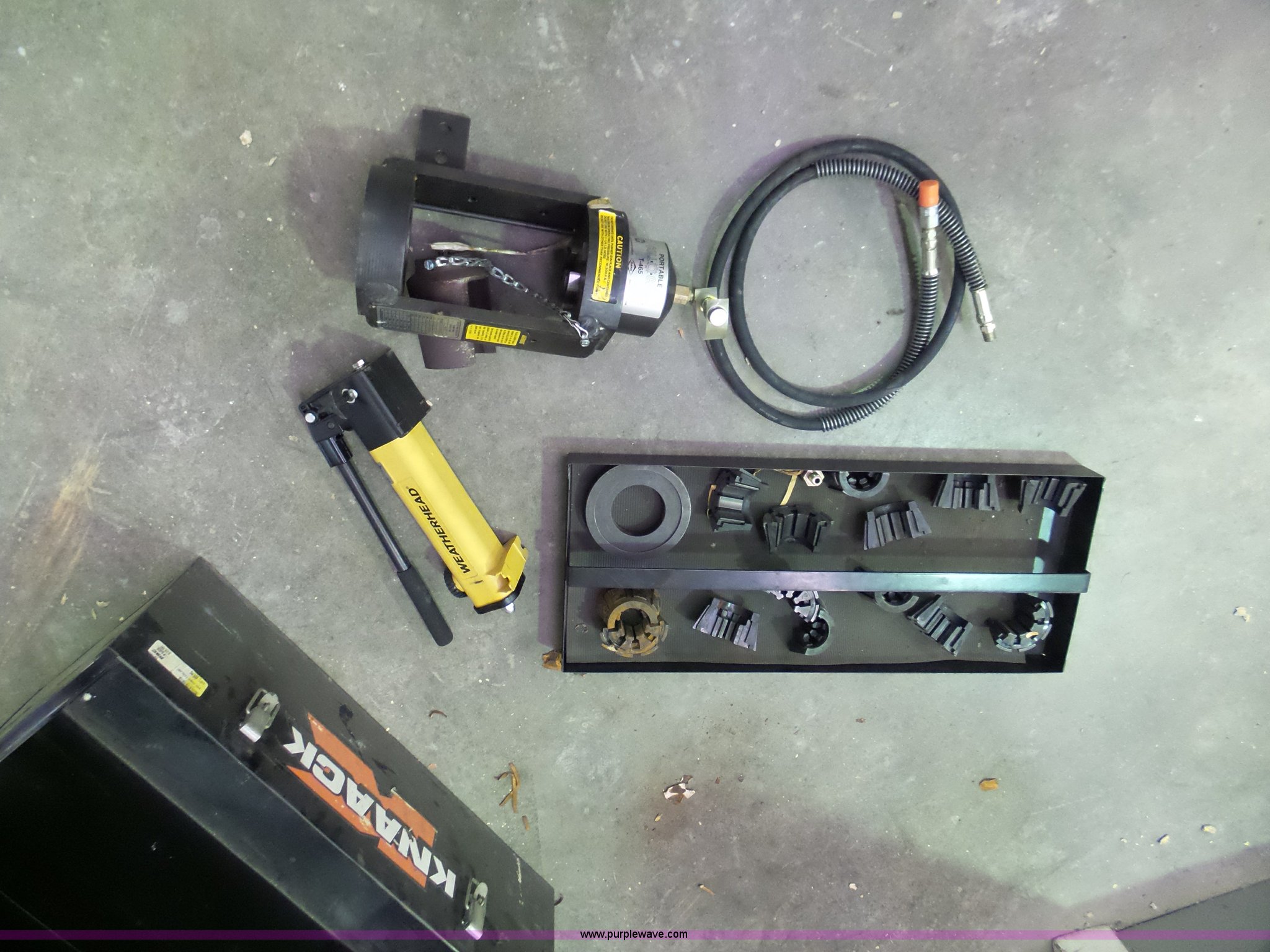 Weatherhead T4602 hydraulic hose crimping machine in Columbia, MO