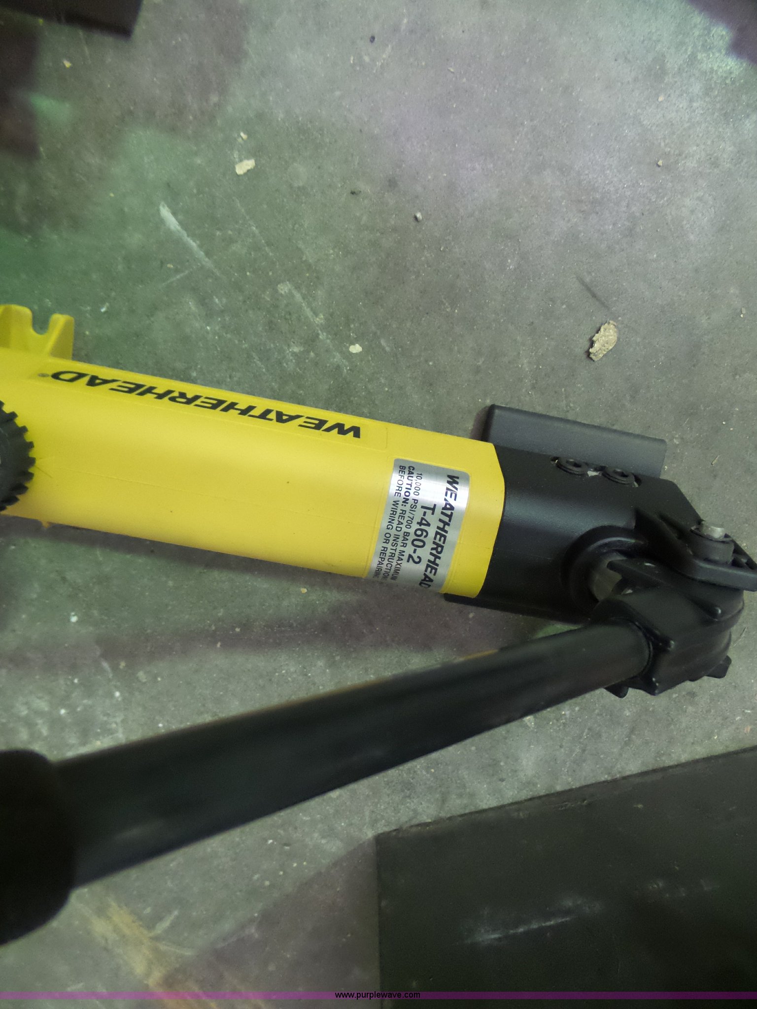 Weatherhead T4602 hydraulic hose crimping machine in Columbia, MO