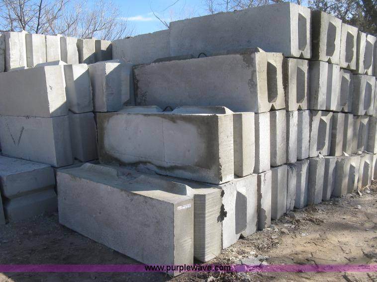 image for item BP9629 (18) concrete bunker blocks