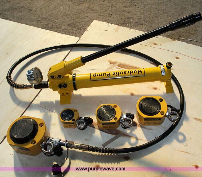 Five piece low height hydraulic flat jack set in Anoka, MN Item F1107