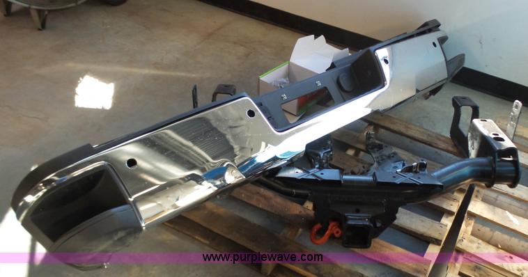 image for item F1132 2015 Chevrolet/GMC rear bumper, hitch, and brackets