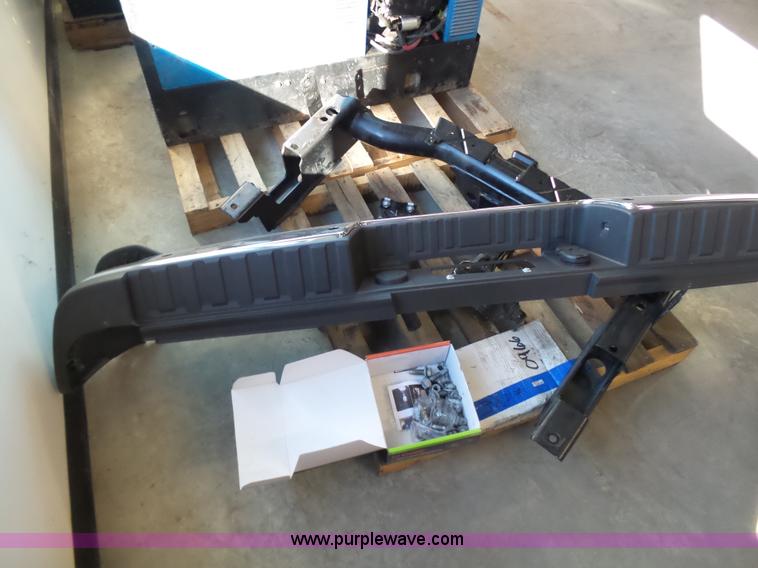 image for item F1132 2015 Chevrolet/GMC rear bumper, hitch, and brackets