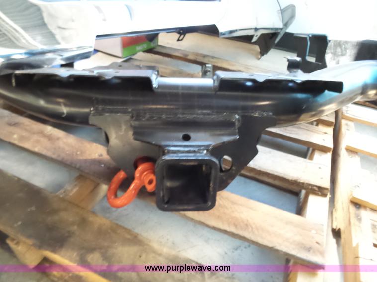 image for item F1132 2015 Chevrolet/GMC rear bumper, hitch, and brackets