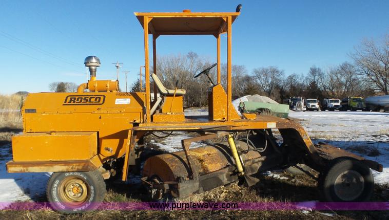 image for item G9833 Rosco RB-38 broom