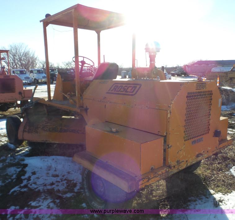 image for item G9833 Rosco RB-38 broom