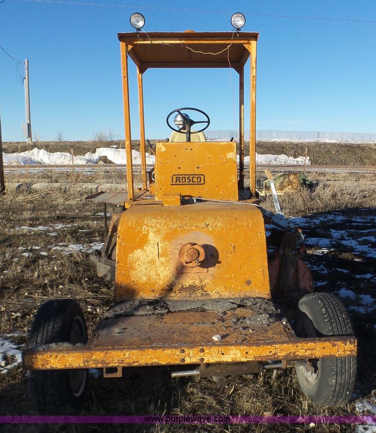 image for item G9833 Rosco RB-38 broom