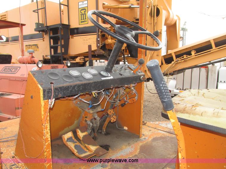 image for item G9833 Rosco RB-38 broom