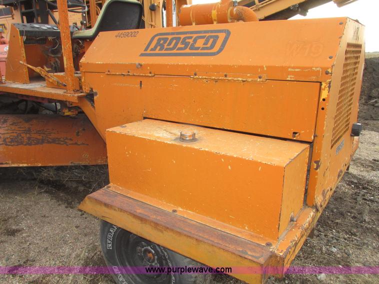 image for item G9833 Rosco RB-38 broom