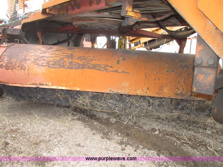 image for item G9833 Rosco RB-38 broom