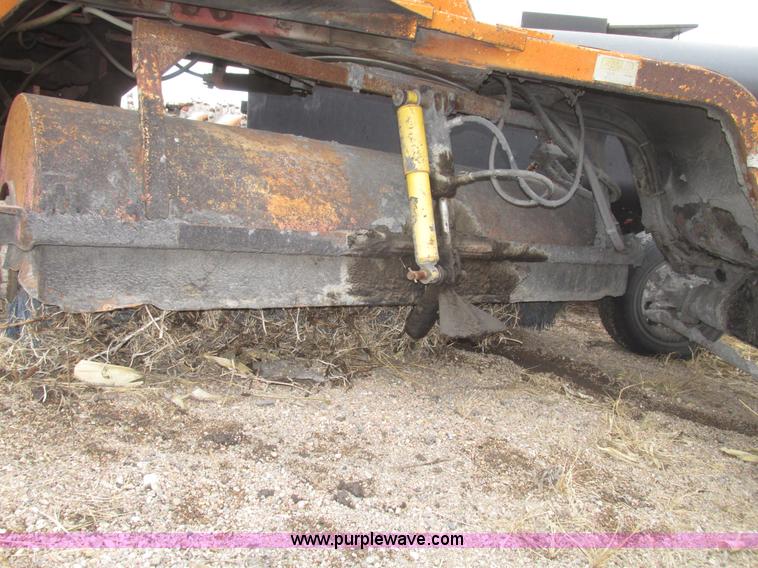 image for item G9833 Rosco RB-38 broom