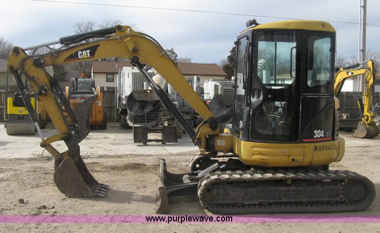 image for item J2925 2006 Caterpillar 304CR compact excavator