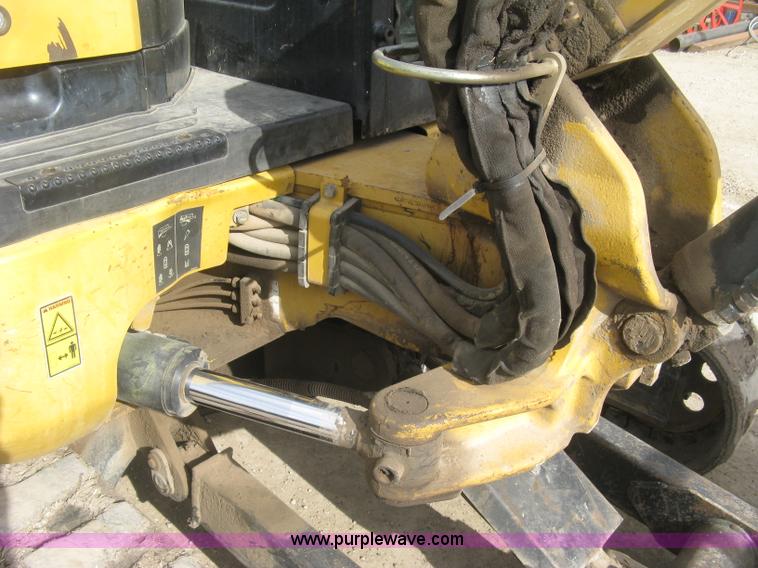image for item J2925 2006 Caterpillar 304CR compact excavator