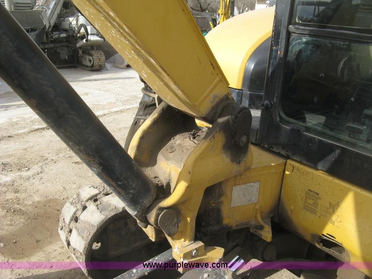 image for item J2925 2006 Caterpillar 304CR compact excavator