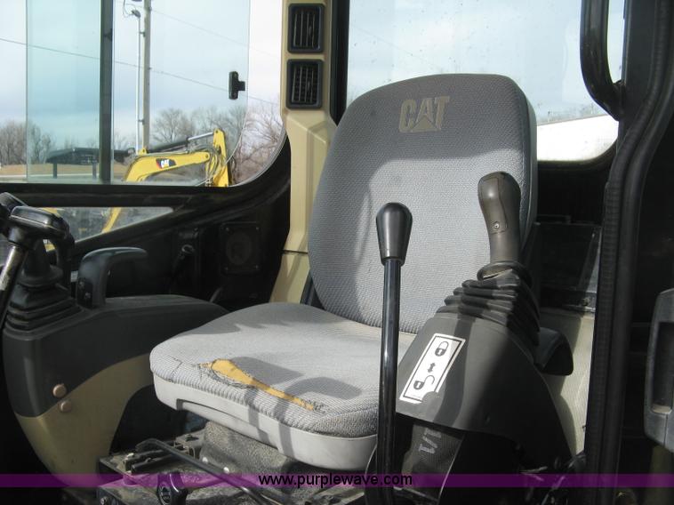 image for item J2925 2006 Caterpillar 304CR compact excavator