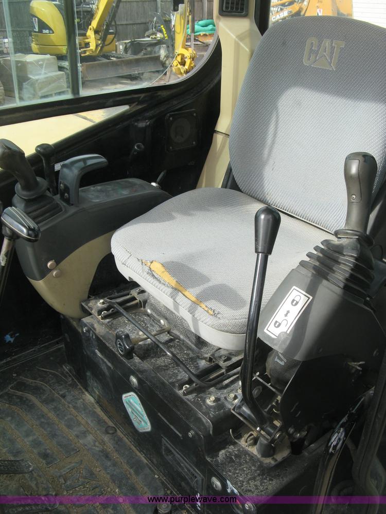 image for item J2925 2006 Caterpillar 304CR compact excavator