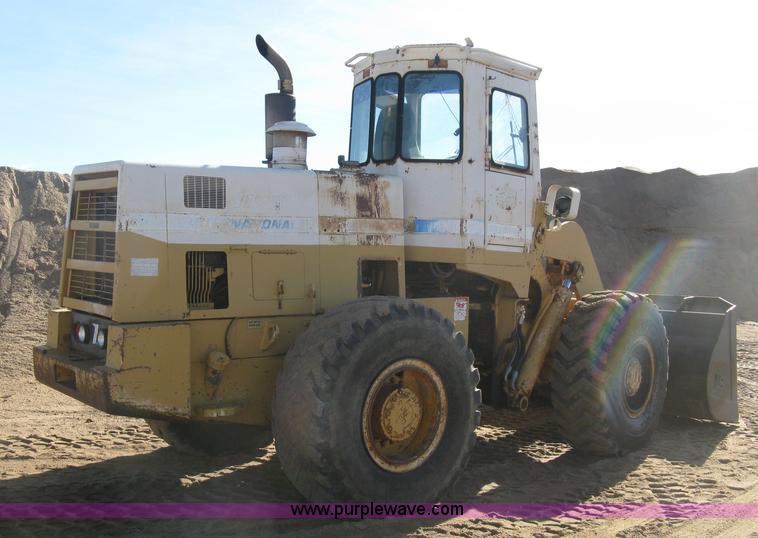 image for item J2933 International 530 wheel loader