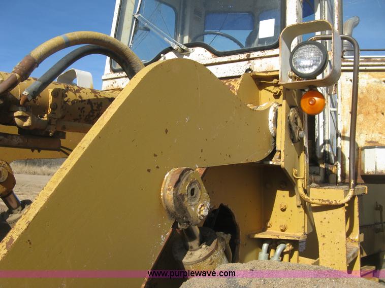 image for item J2933 International 530 wheel loader