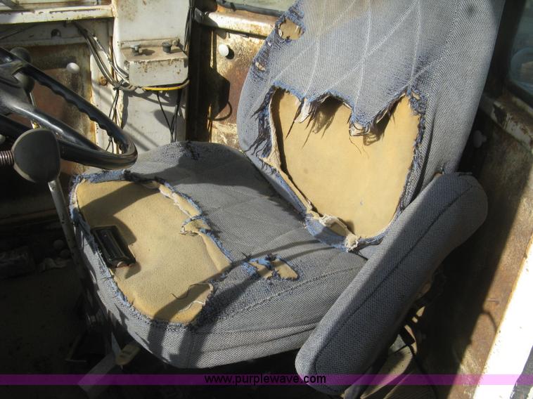 image for item J2933 International 530 wheel loader