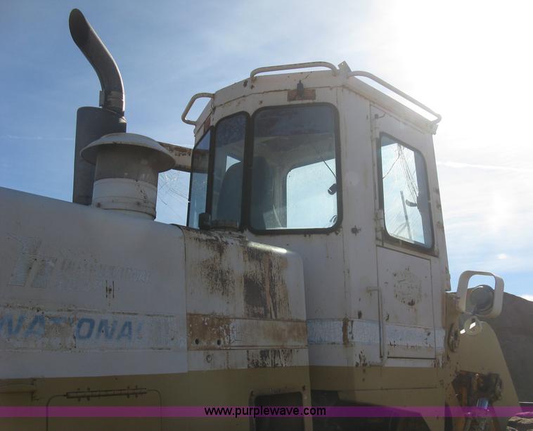 image for item J2933 International 530 wheel loader