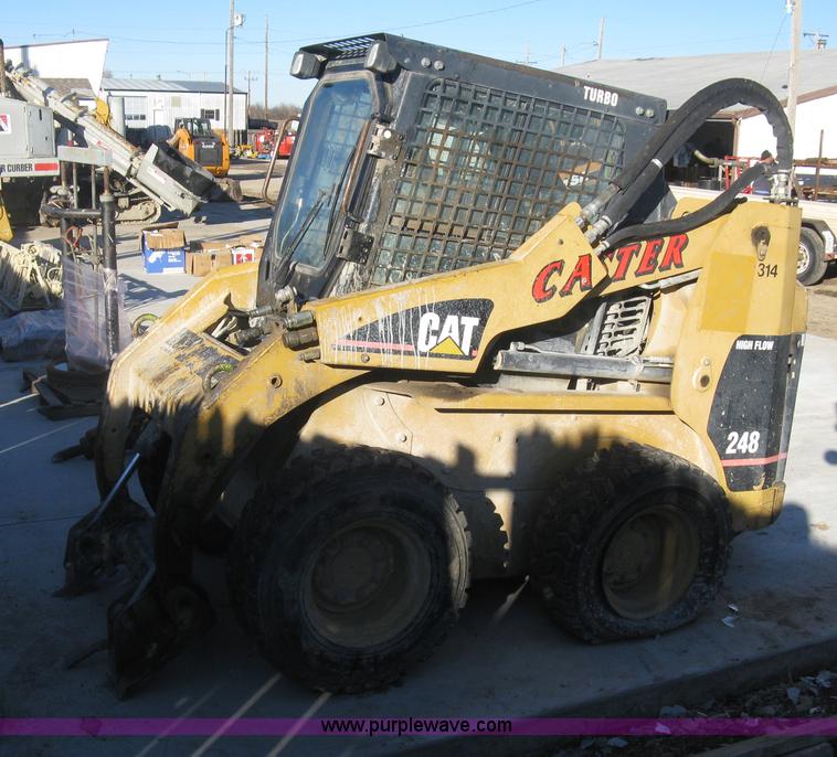 image for item J2935 2002 Caterpillar 248 skid steer