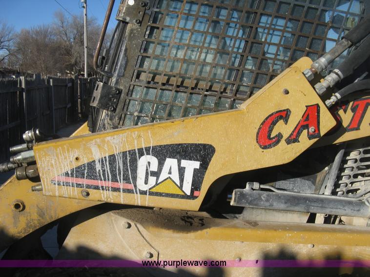 image for item J2935 2002 Caterpillar 248 skid steer
