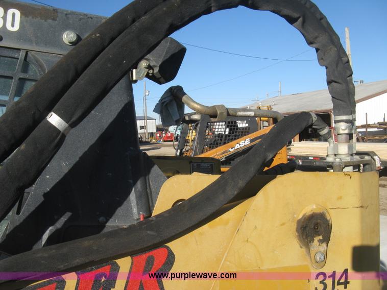 image for item J2935 2002 Caterpillar 248 skid steer