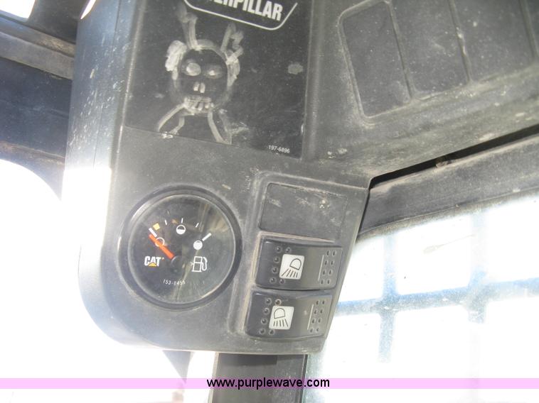 image for item J2935 2002 Caterpillar 248 skid steer