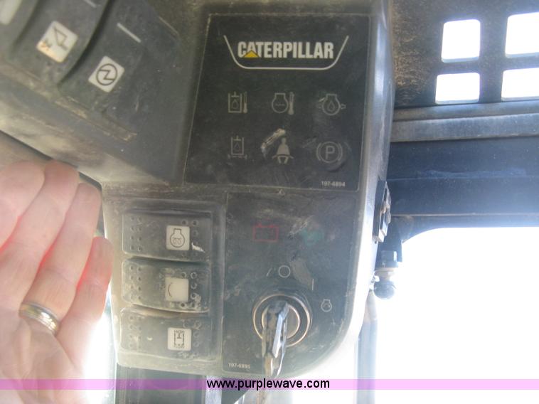 image for item J2935 2002 Caterpillar 248 skid steer