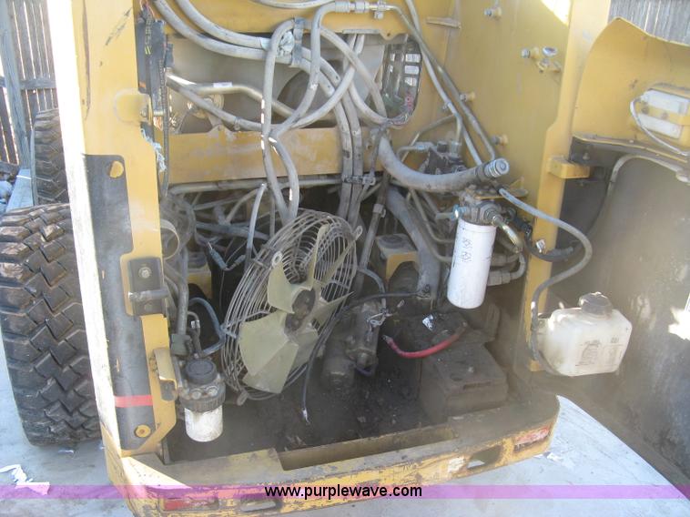 image for item J2935 2002 Caterpillar 248 skid steer