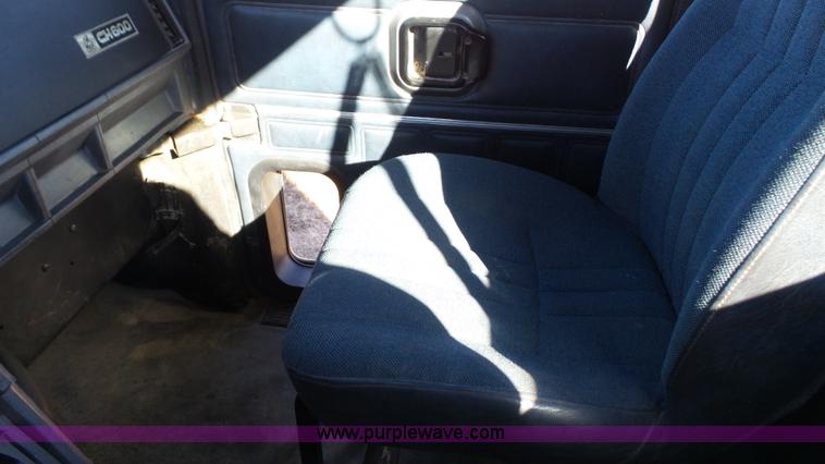 image for item J4510 1998 Mack CH613 semi truck