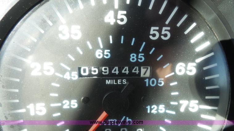 image for item J4510 1998 Mack CH613 semi truck