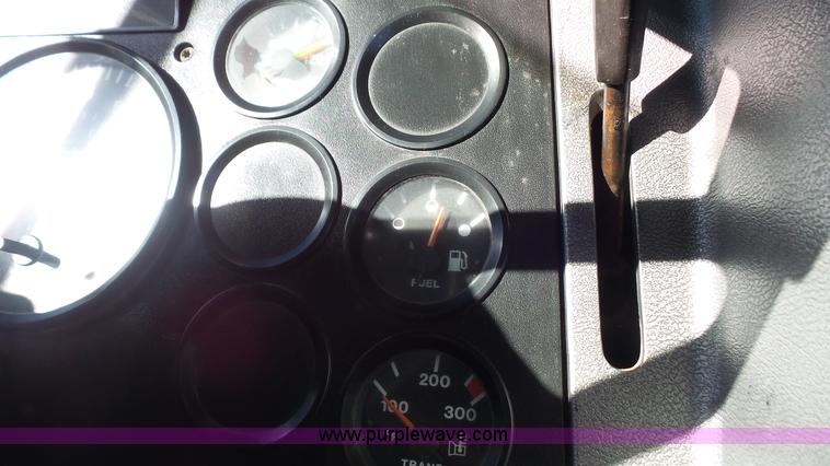 image for item J4510 1998 Mack CH613 semi truck