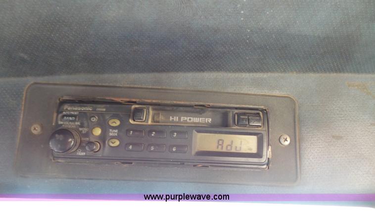 image for item J4510 1998 Mack CH613 semi truck