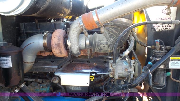 image for item J4510 1998 Mack CH613 semi truck