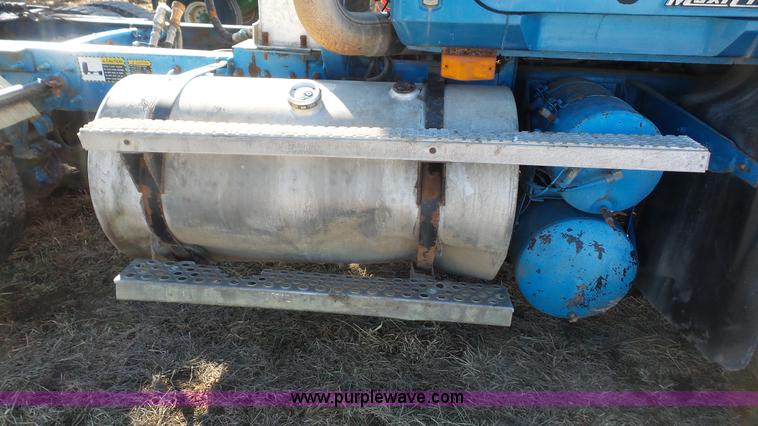 image for item J4510 1998 Mack CH613 semi truck