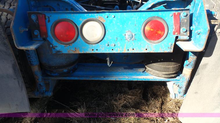 image for item J4510 1998 Mack CH613 semi truck