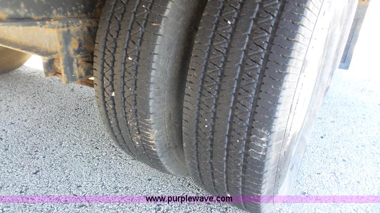 image for item J4517 1998 Trail King TK20-2400 equipment trailer