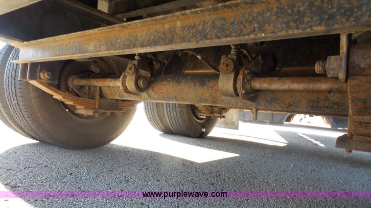 image for item J4517 1998 Trail King TK20-2400 equipment trailer